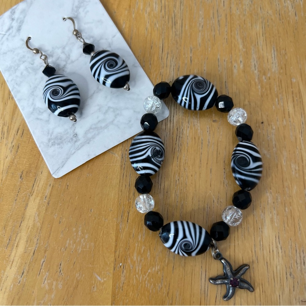 NWOT Earring & Bracelet Matching Set